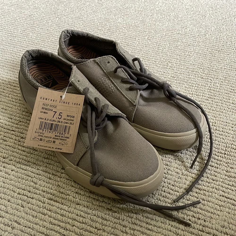 Reef Ridge Shoes 7.5 Grey